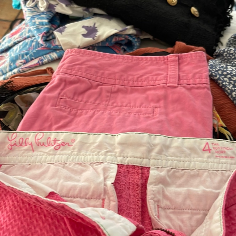 Shorts size 4 !